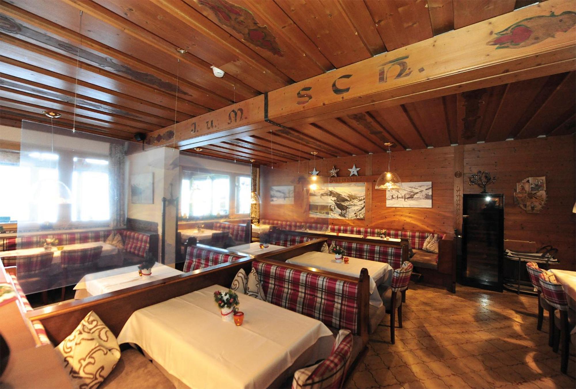 Ski In Ski Out Hotel Unterellmau Saalbach-Hinterglemm Eksteriør billede