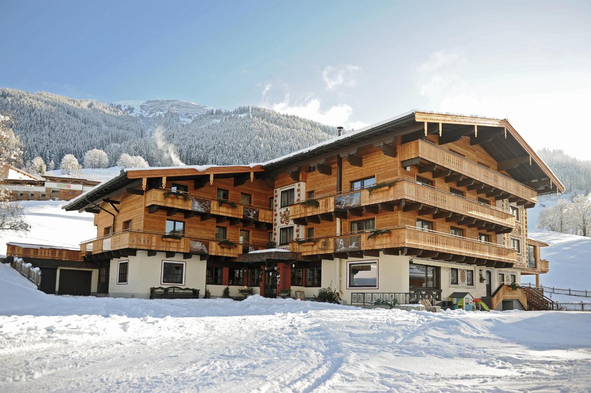 Ski In Ski Out Hotel Unterellmau Saalbach-Hinterglemm Eksteriør billede