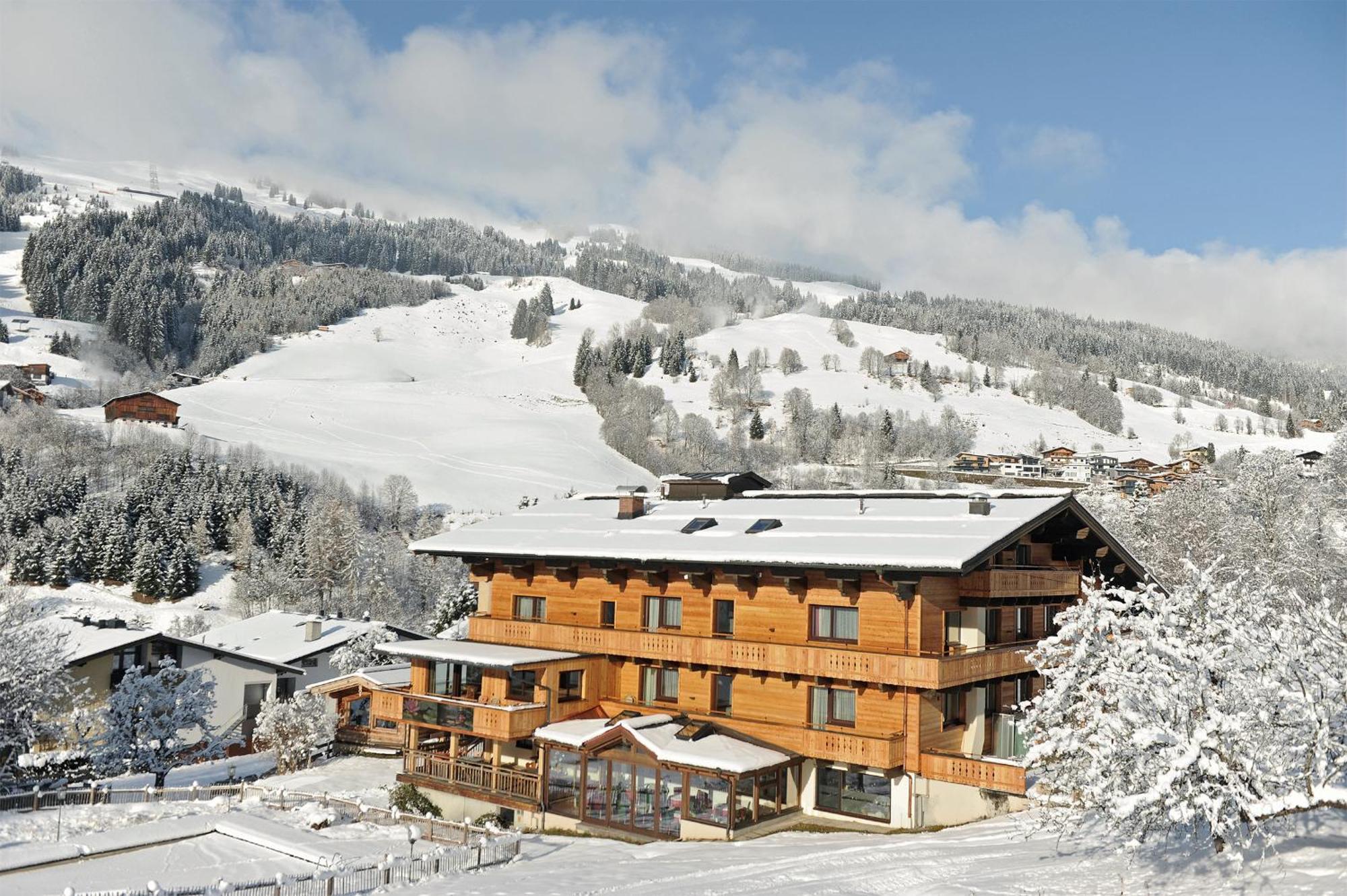 Ski In Ski Out Hotel Unterellmau Saalbach-Hinterglemm Eksteriør billede