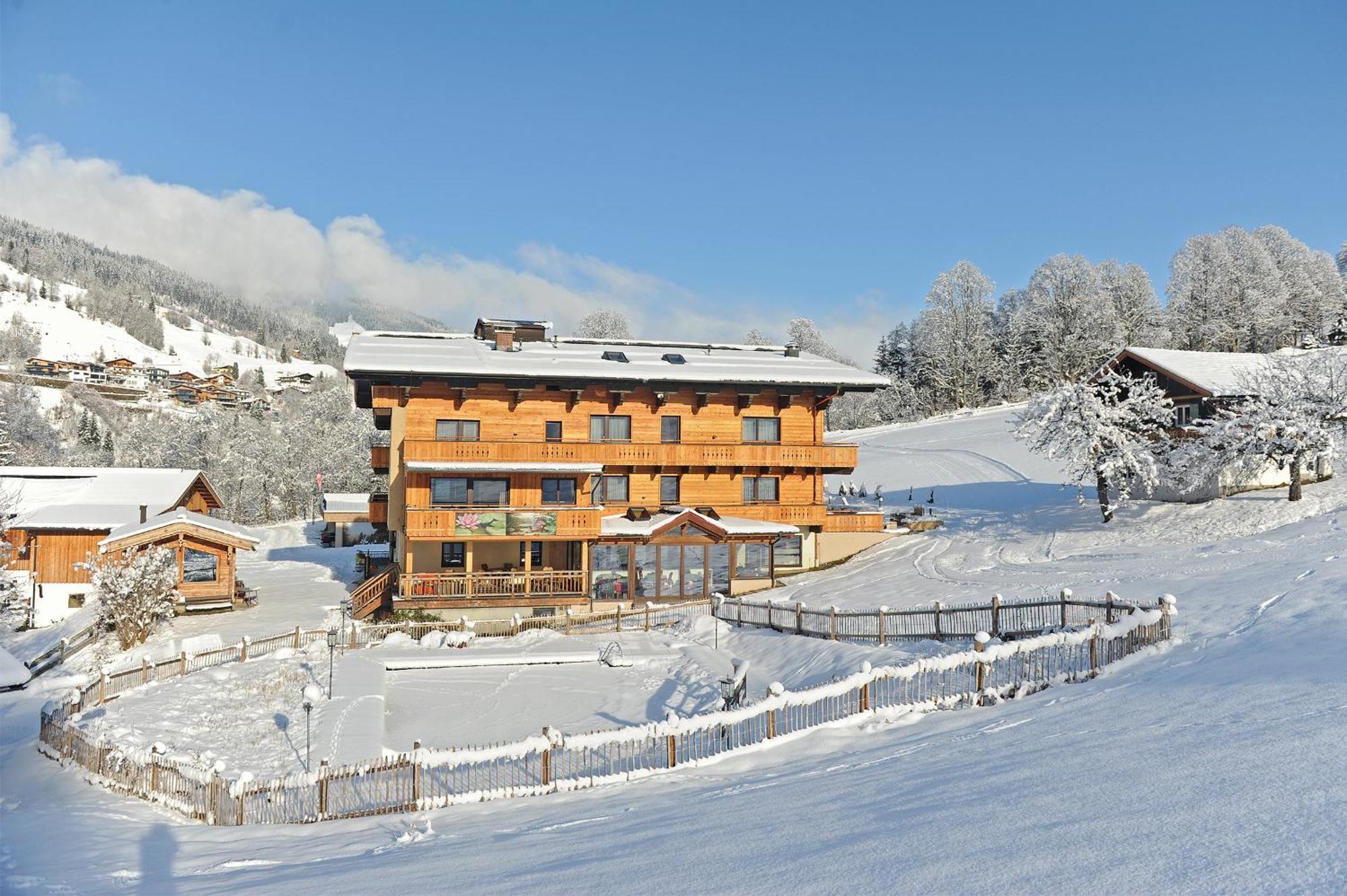 Ski In Ski Out Hotel Unterellmau Saalbach-Hinterglemm Eksteriør billede