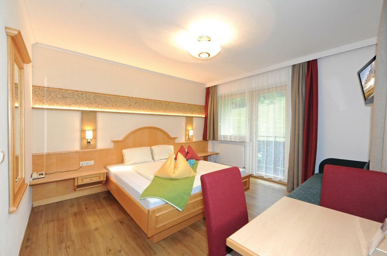 Ski In Ski Out Hotel Unterellmau Saalbach-Hinterglemm Eksteriør billede